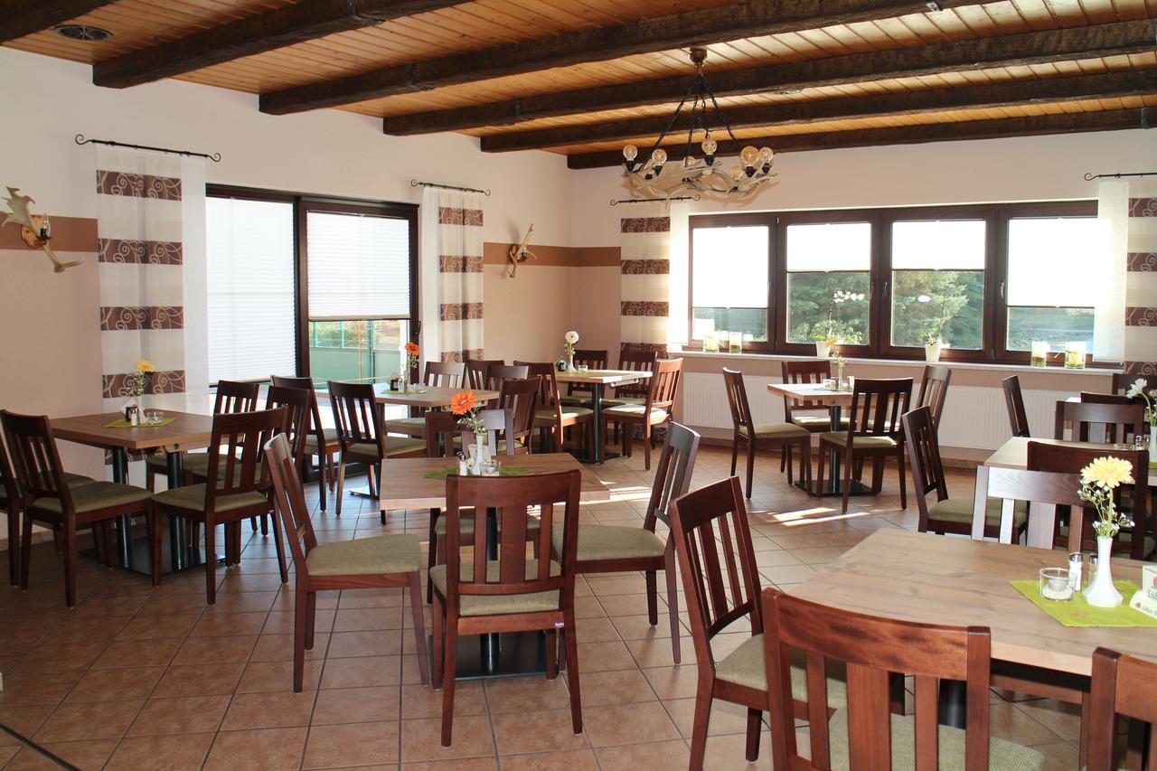 Hotel Zur Wildtranke Шпремберг Екстериор снимка