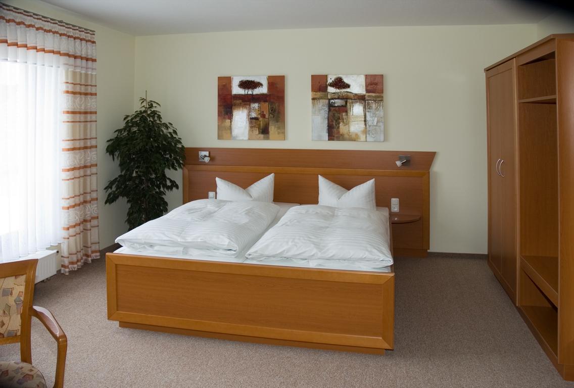 Hotel Zur Wildtranke Шпремберг Екстериор снимка