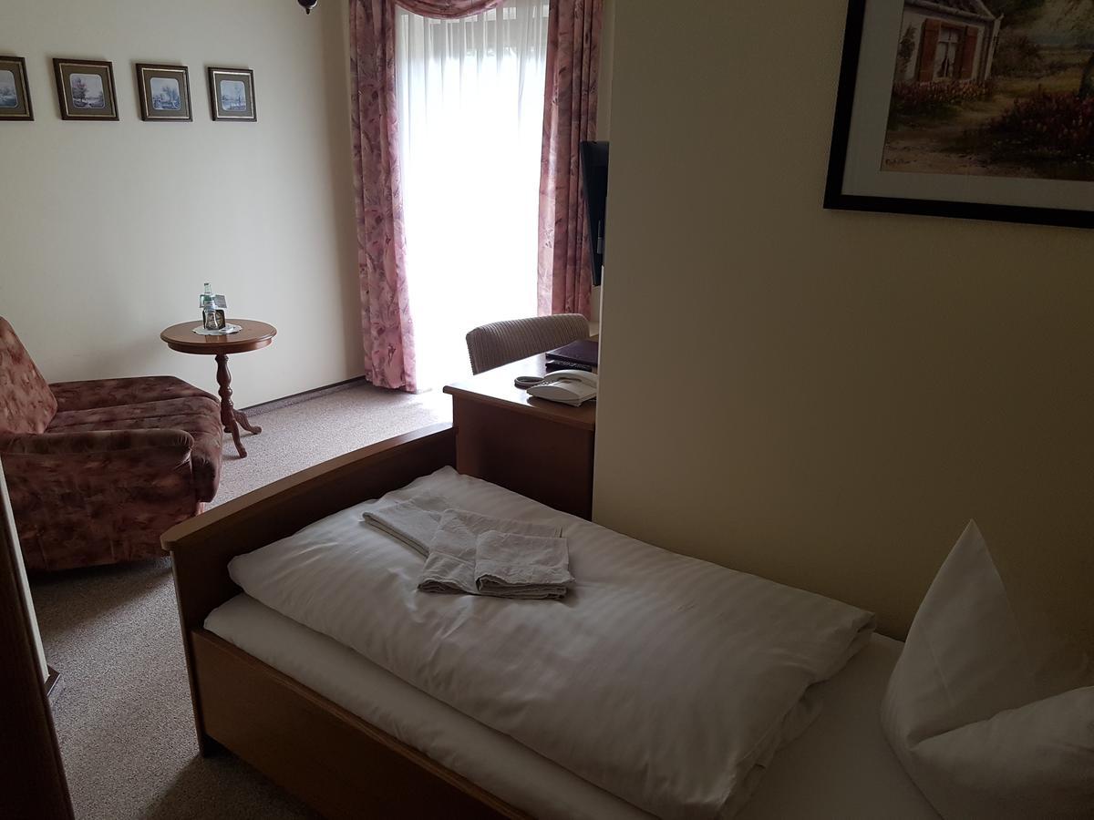 Hotel Zur Wildtranke Шпремберг Екстериор снимка