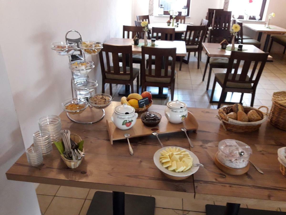 Hotel Zur Wildtranke Шпремберг Екстериор снимка