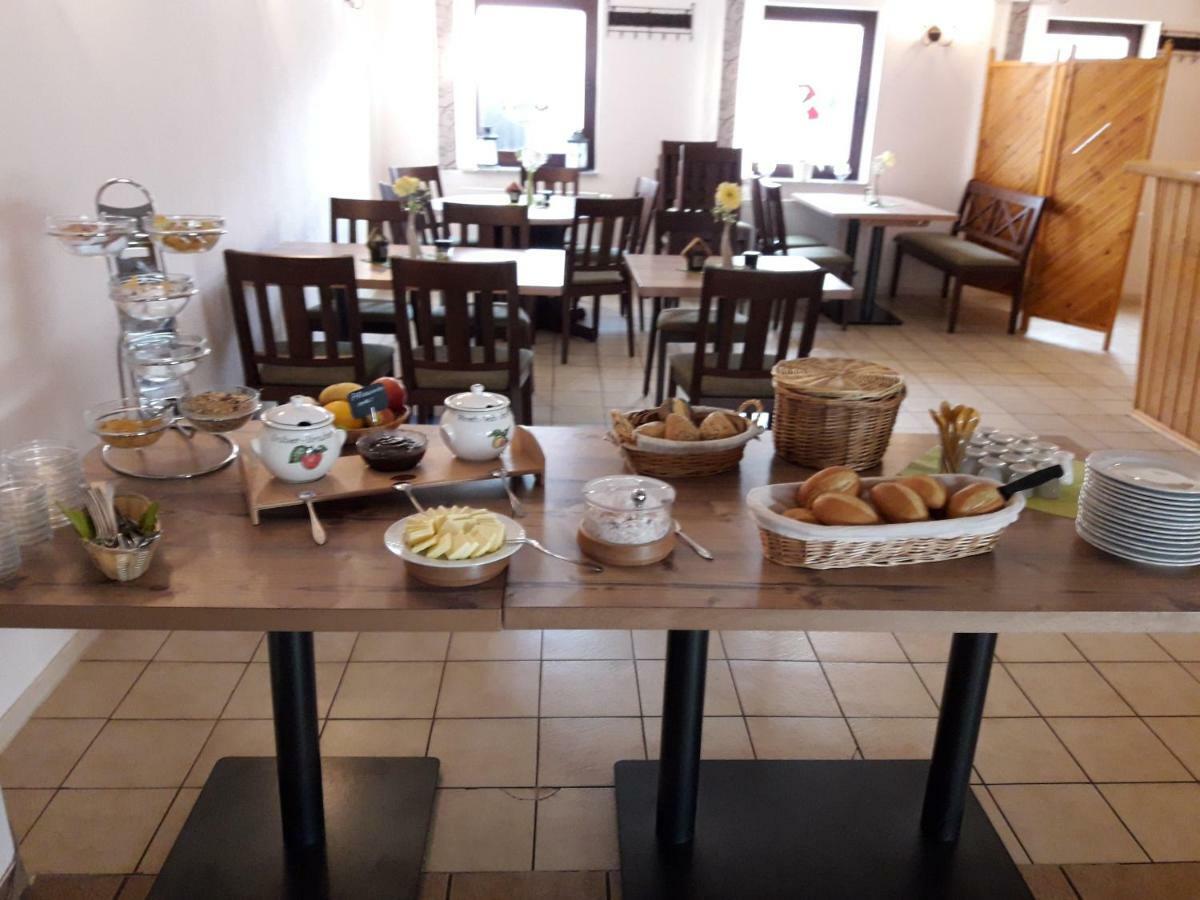 Hotel Zur Wildtranke Шпремберг Екстериор снимка